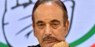 Congress workers protest against Ghulam Nabi Azad